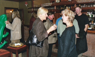 {short description of image}